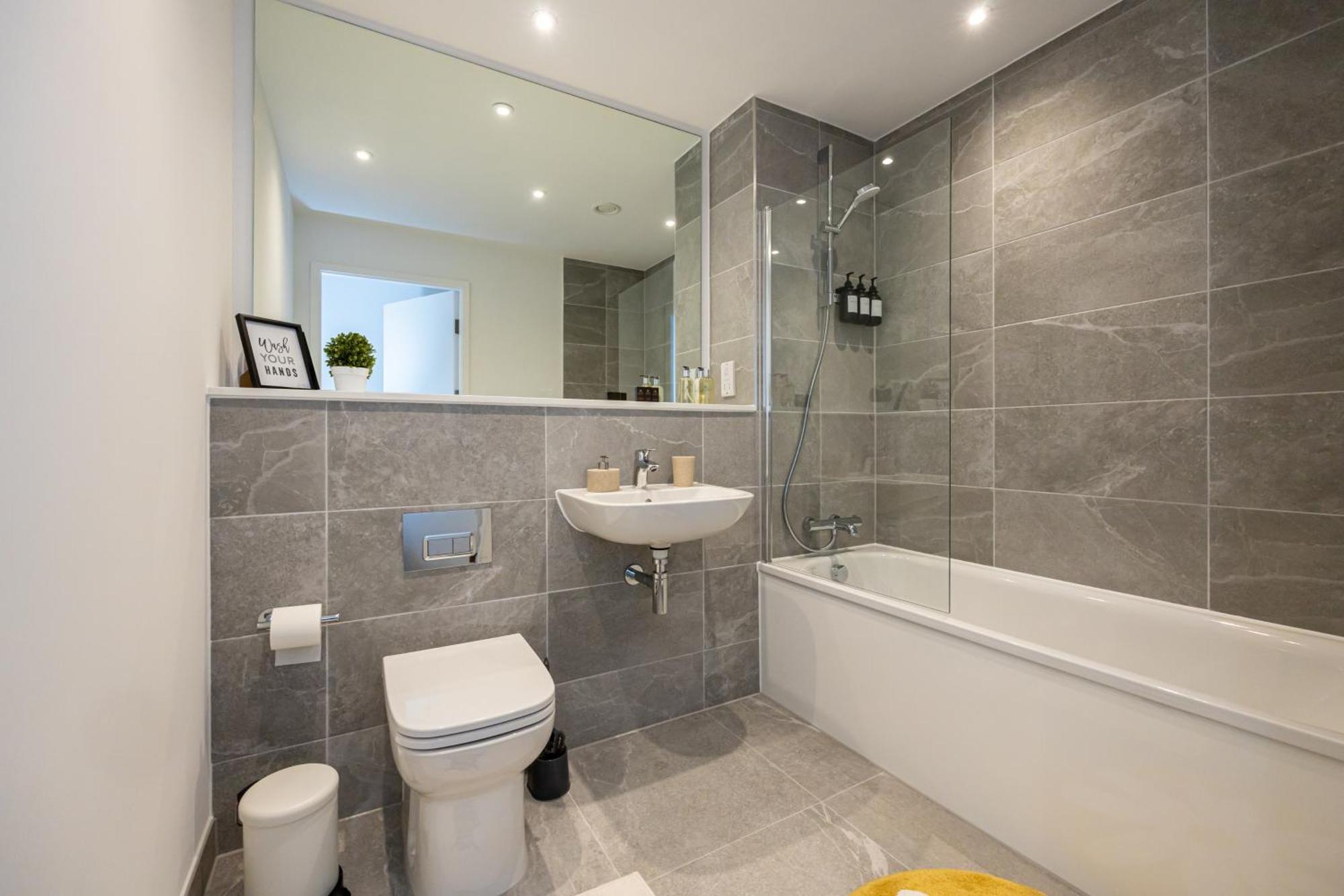 City Center Ultra-Luxe 2Bed Villa Amalfi 曼彻斯特 外观 照片